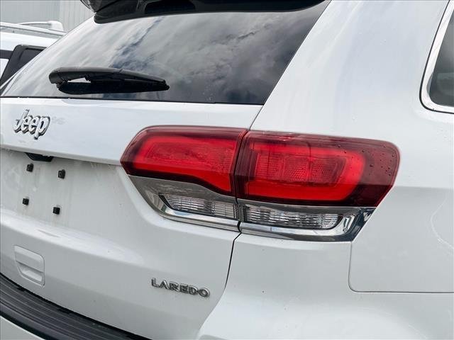 Used 2021 Bright White Clearcoat Jeep Laredo E image 9