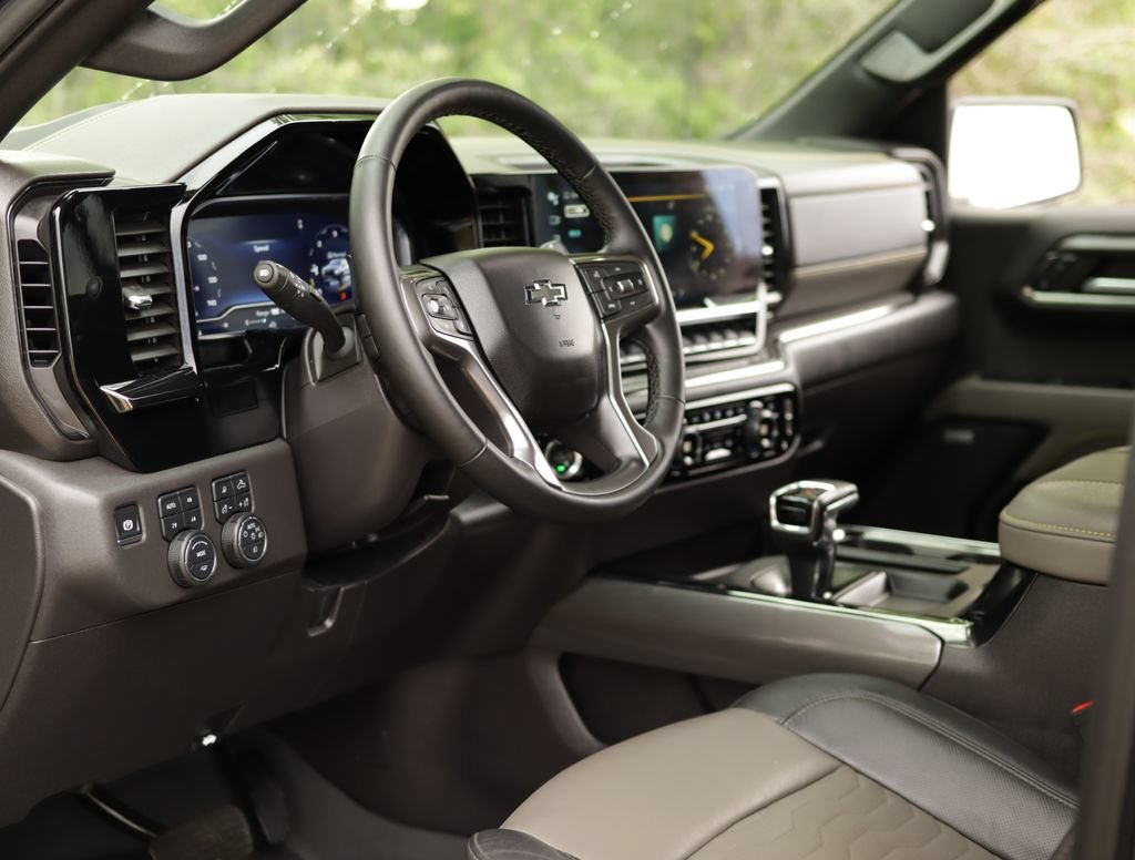 Used 2024 Dark Ash Metallic Chevrolet ZR2 image 9