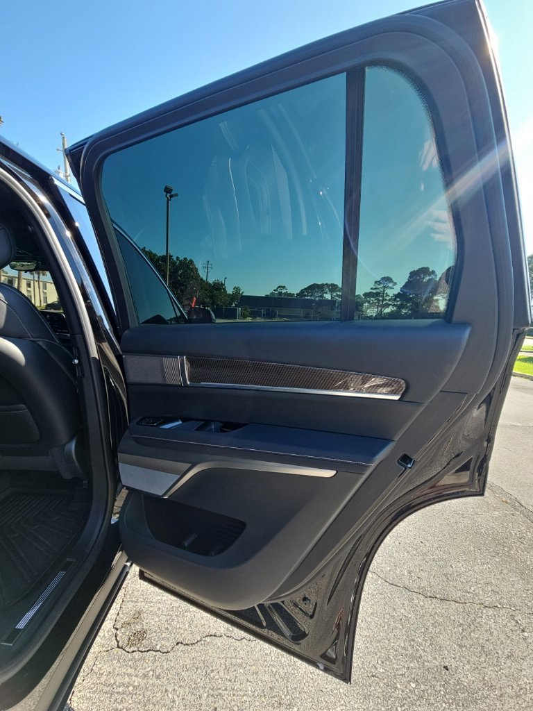 Used 2027 Stellar Black Metallic Cadillac Luxury image 16