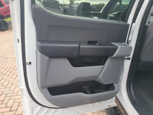 New 2026 Oxford White Ford XL image 14
