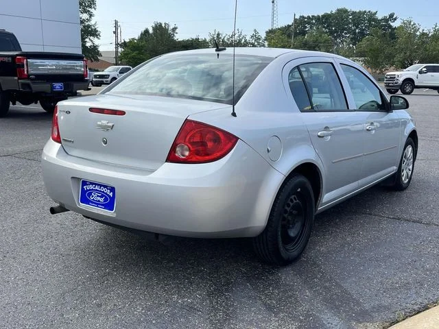 Used 2010 Silver Chevrolet LS image 3