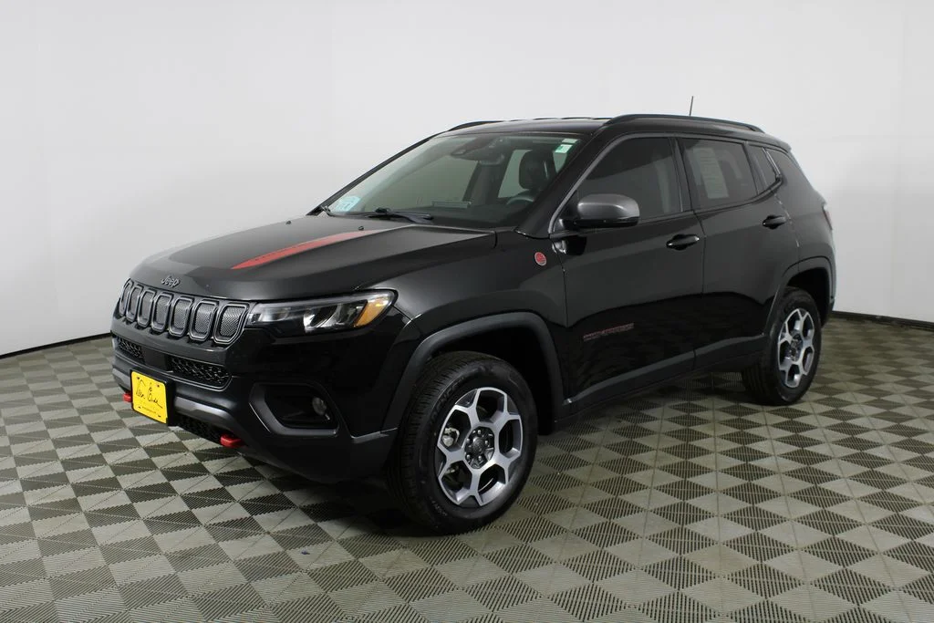 Used 2022 Black Jeep Trailhawk image 3