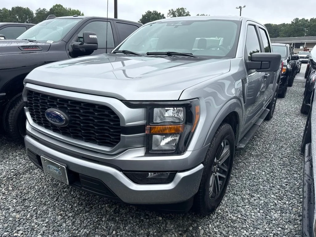 Used 2023 Silver Ford XL image 1