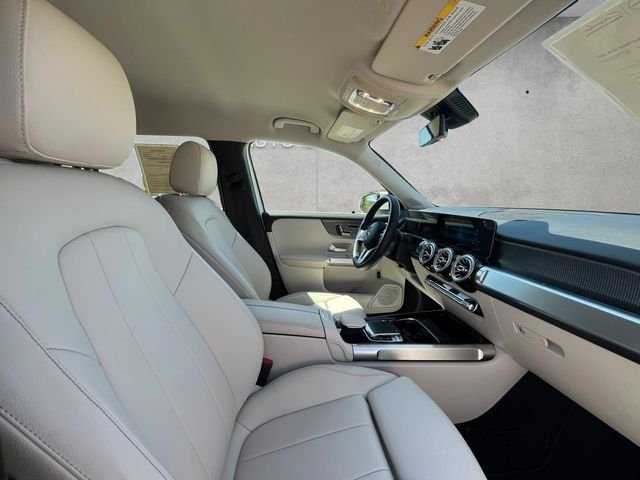 Used 2020  Mercedes-Benz GLB 250 image 24