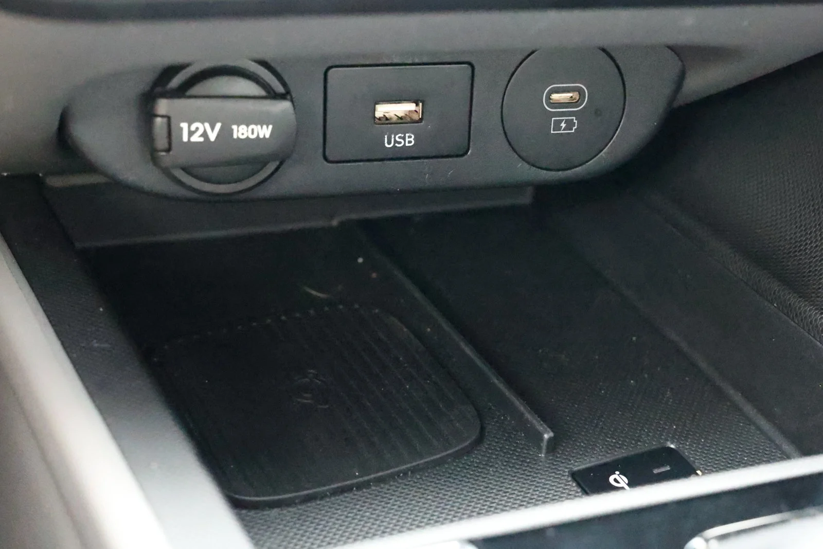 Used 2025 Silver Hyundai SEL Convenience image 25