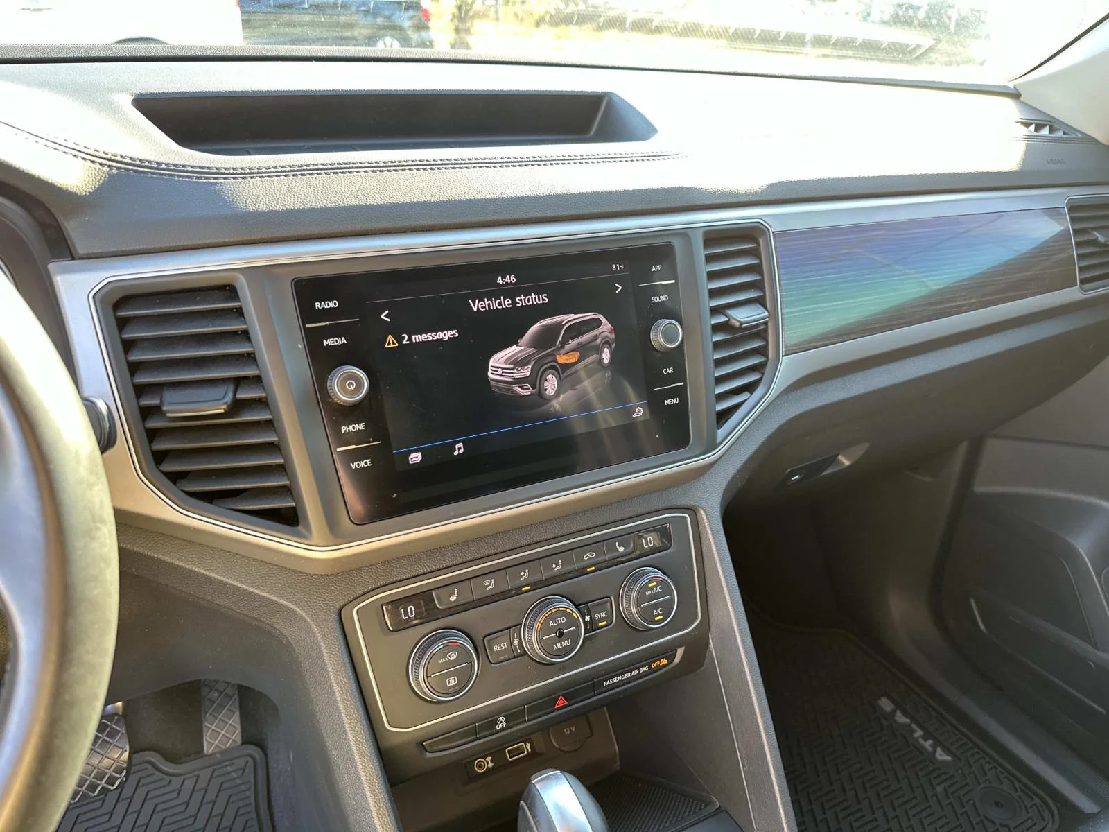 Used 2019 Gray Volkswagen 2.0T SE w/Technology image 15