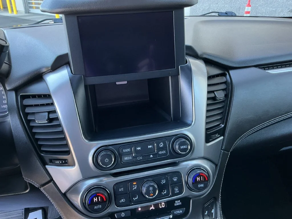 Used 2019 SHADOW GRAY METALLIC Chevrolet LT image 25