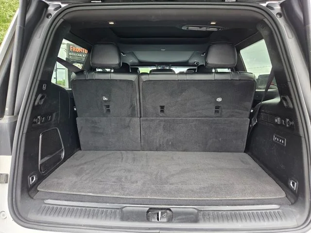 Used 2022 White Jeep Series III image 32