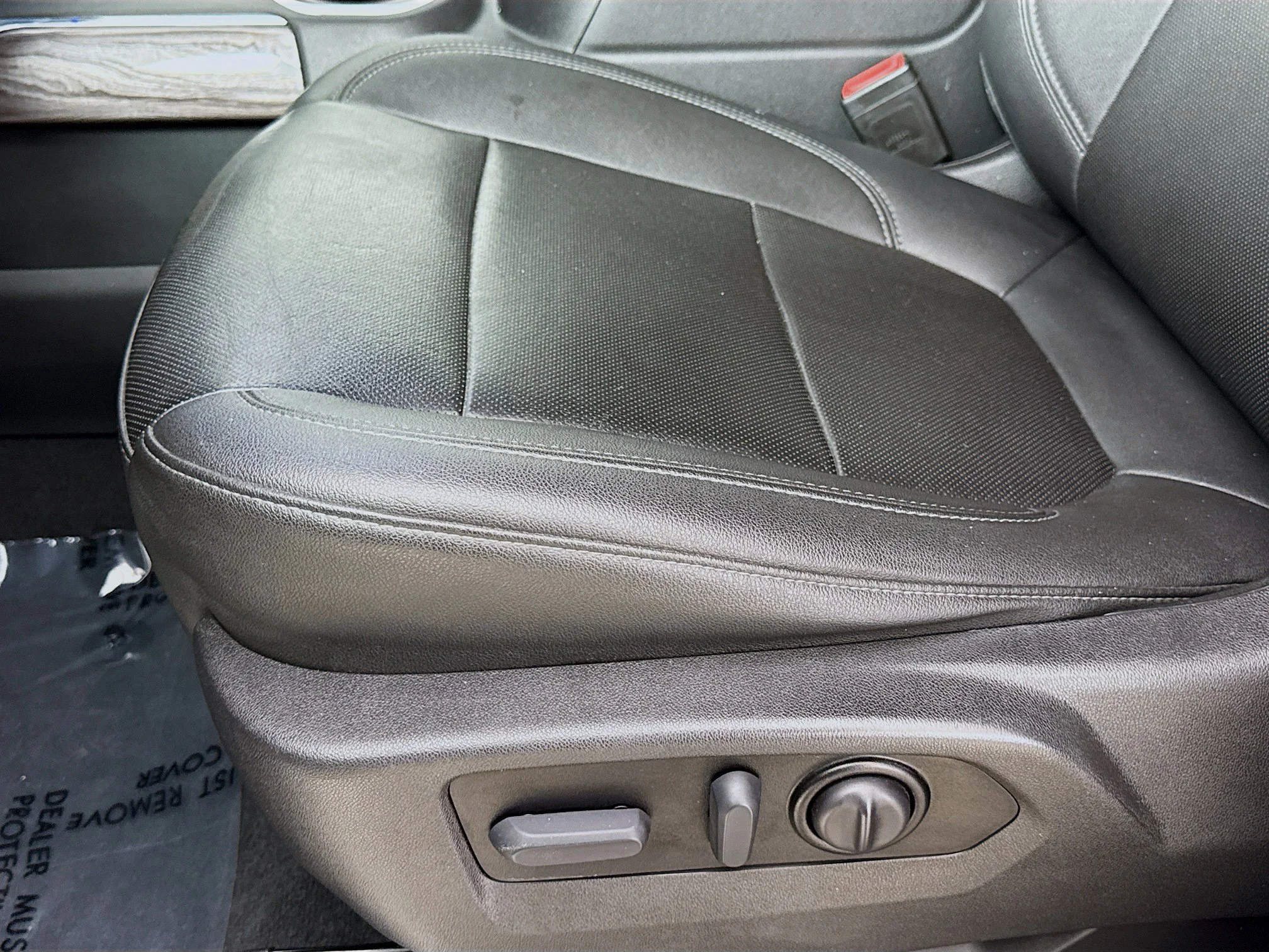 Used 2022 Iridescent Pearl Tricoat Chevrolet LTZ image 22