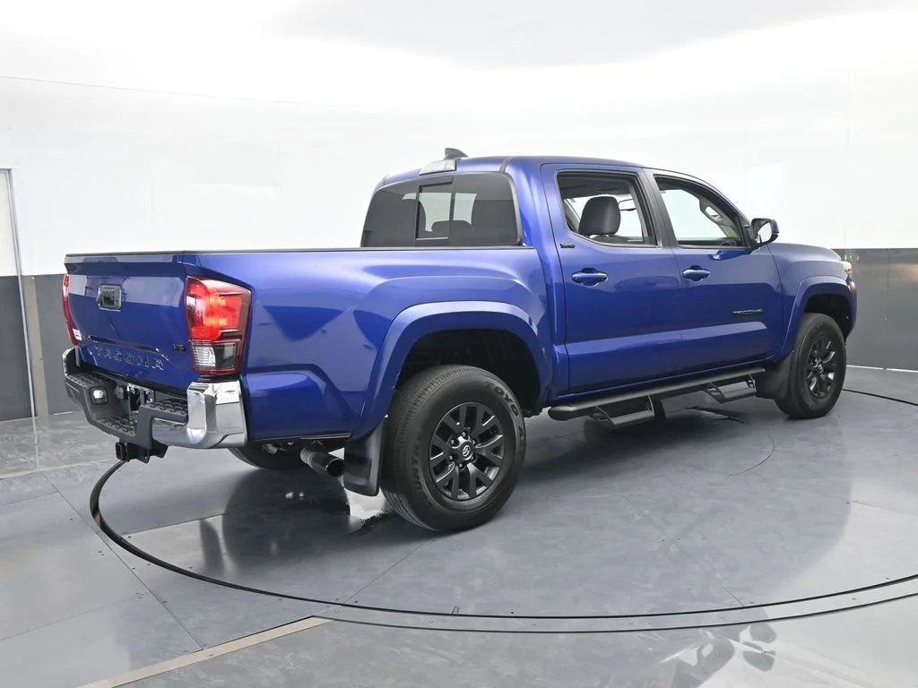 Used 2022 Blue Toyota SR5 image 6