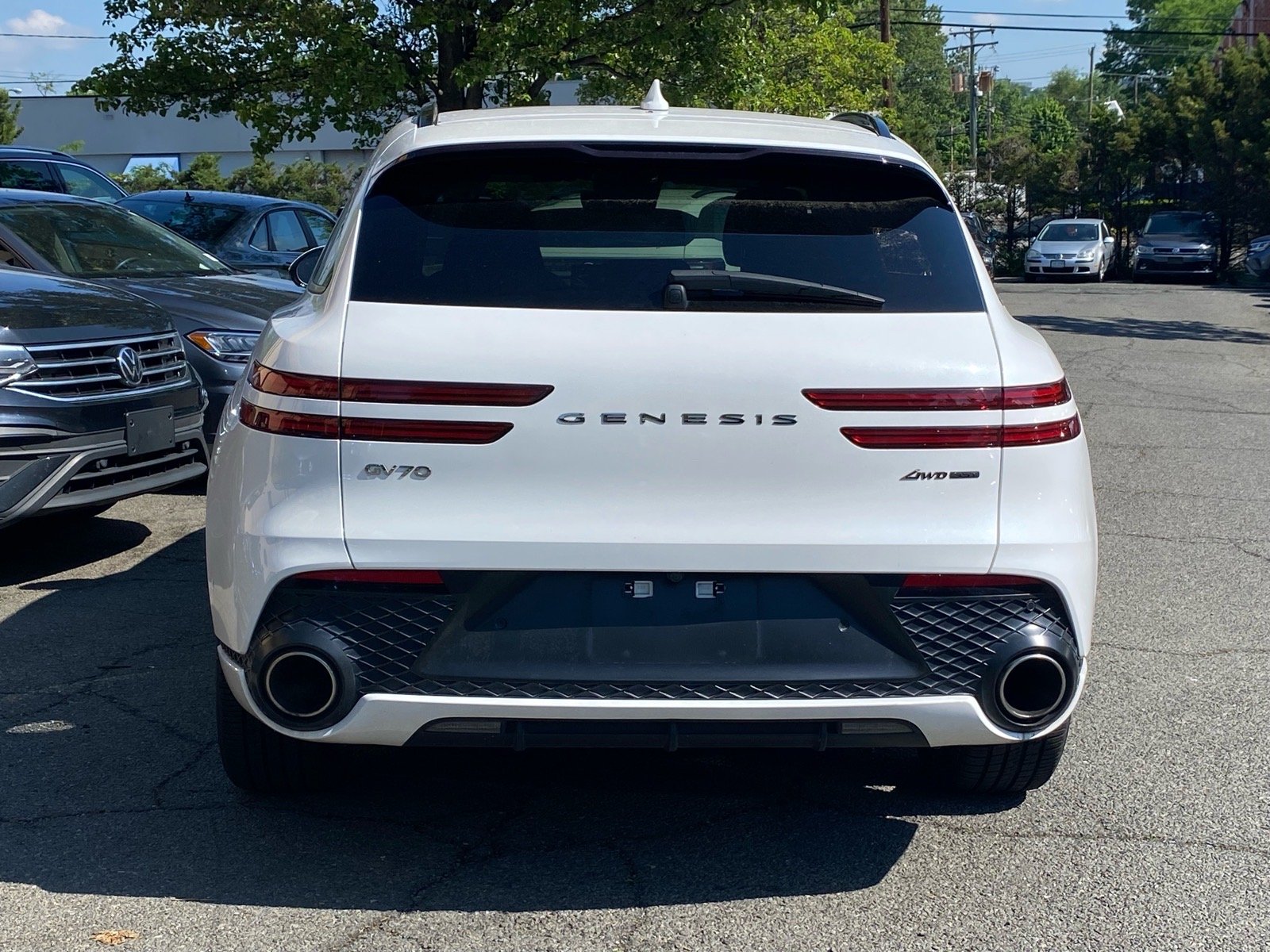 Used 2022 White Genesis 3.5T Sport image 3