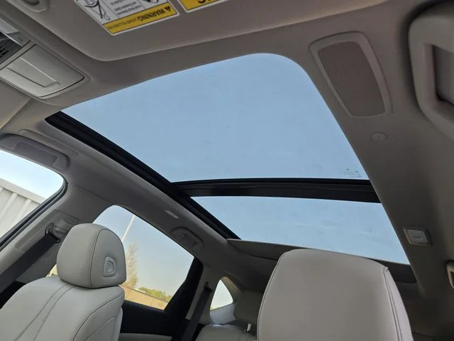 New 2026 Platinum White Pearl Acura w/Technology Package image 5