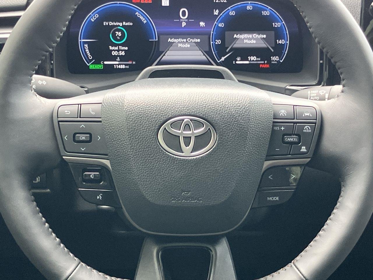 Used 2025 White (Wind Chill Pearl) Toyota XLE image 22