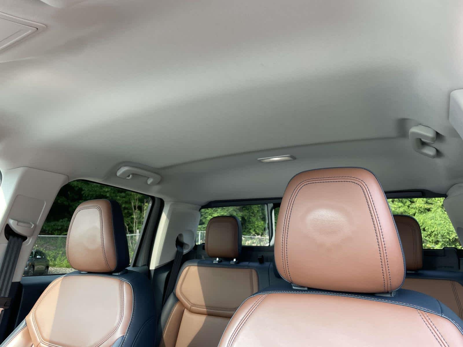 Used 2022 Cactus Gray Ford Lariat image 6