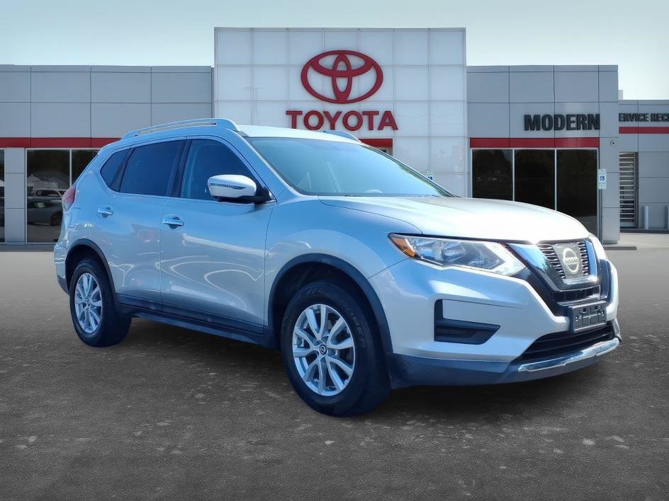 Used 2017 Brilliant Silver Nissan SV image 8