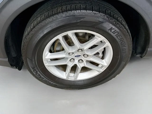 Used 2025 Vapor Blue Ford Active image 32