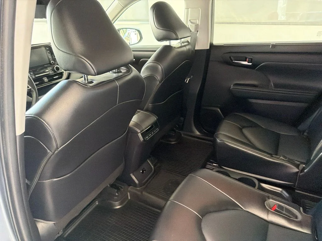 Used 2022 Moon Dust Toyota XLE image 23