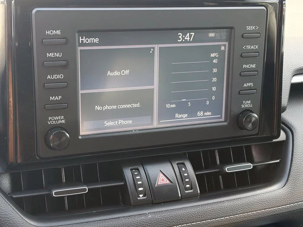 Used 2019 Lunar Toyota XLE Premium image 30