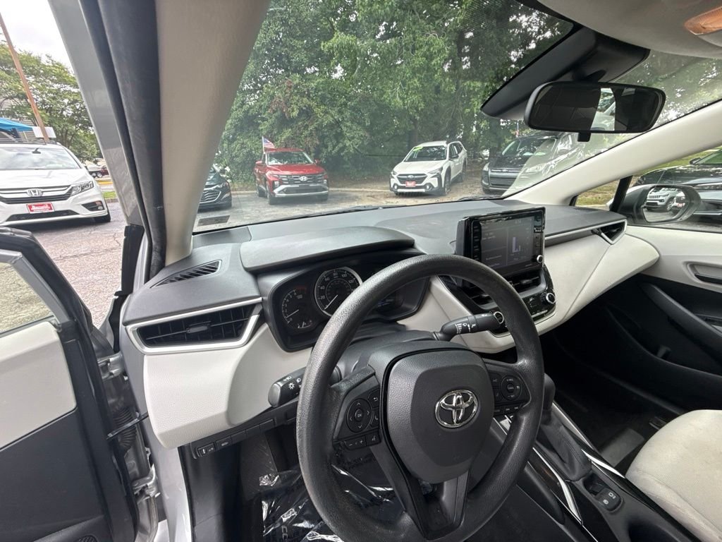 Used 2022 Silver Toyota LE image 13