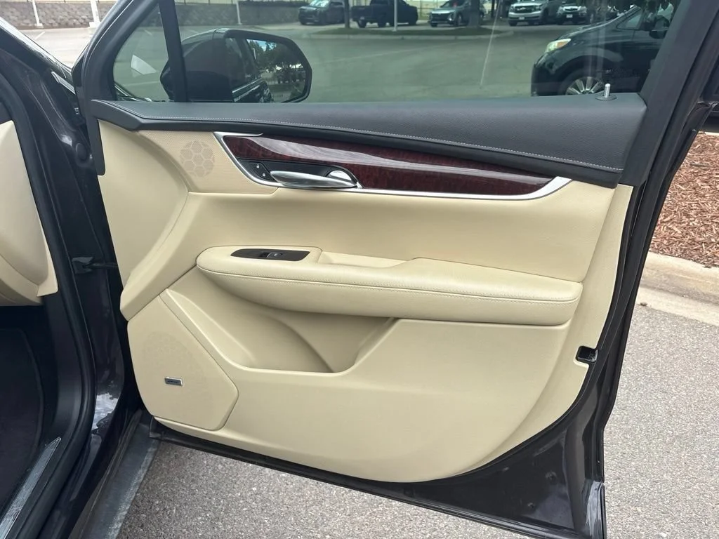 Used 2019 DARK GRANITE METALLIC Cadillac Premium Luxury AWD image 26