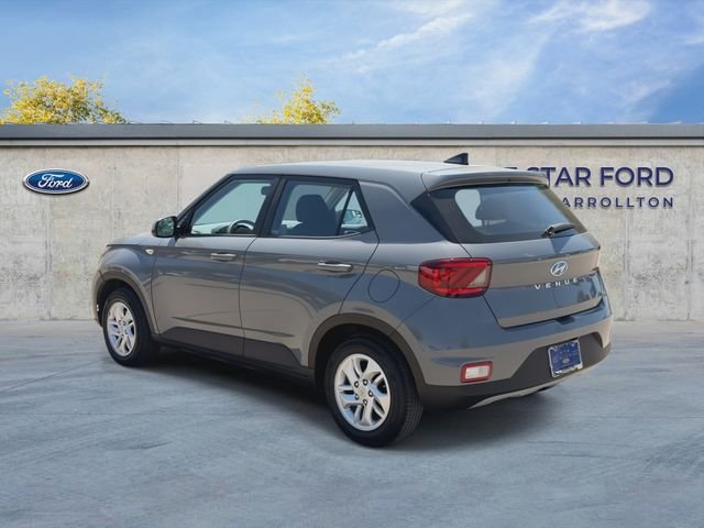 Used 2022 Gray Hyundai SE image 6