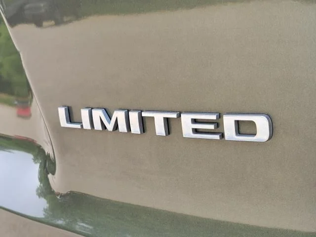 Used 2019 Green Jeep Limited image 6