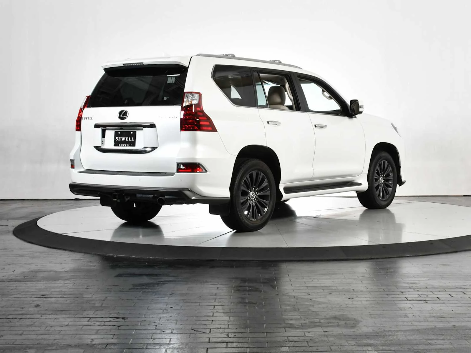 Used 2022 Starfire Pearl Lexus Luxury image 7