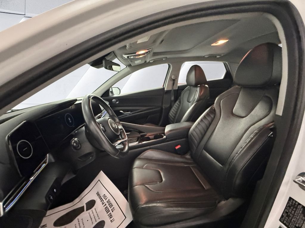 Used 2024 White Hyundai Limited image 7