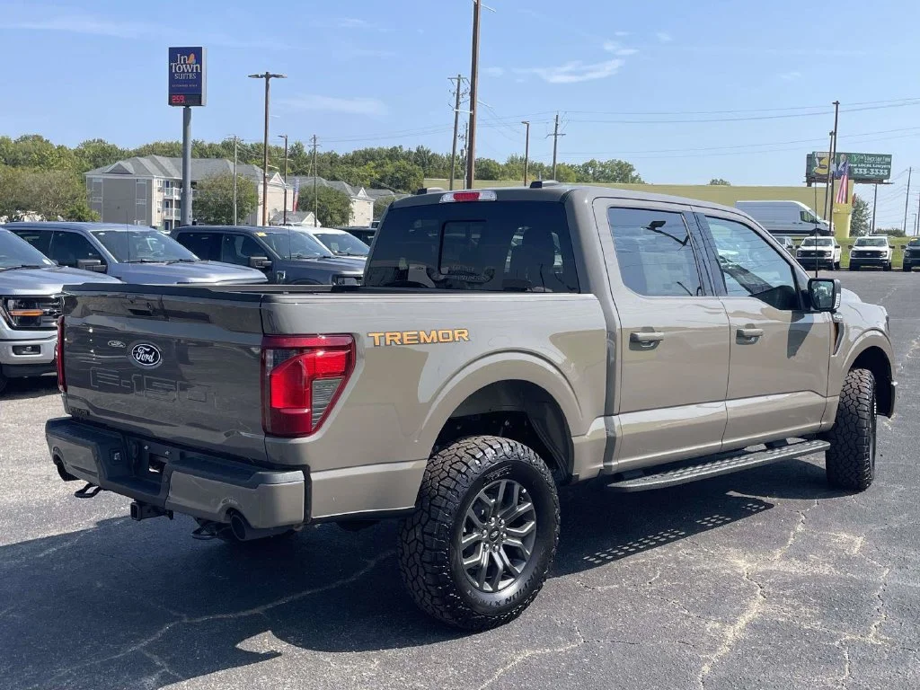 New 2026 Gray Ford Tremor image 3