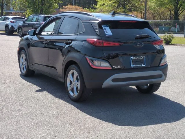 Used 2023 Black Hyundai SEL image 5