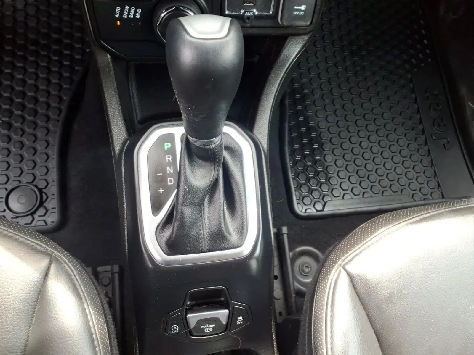 Used 2023 Black Clearcoat Jeep Limited image 19