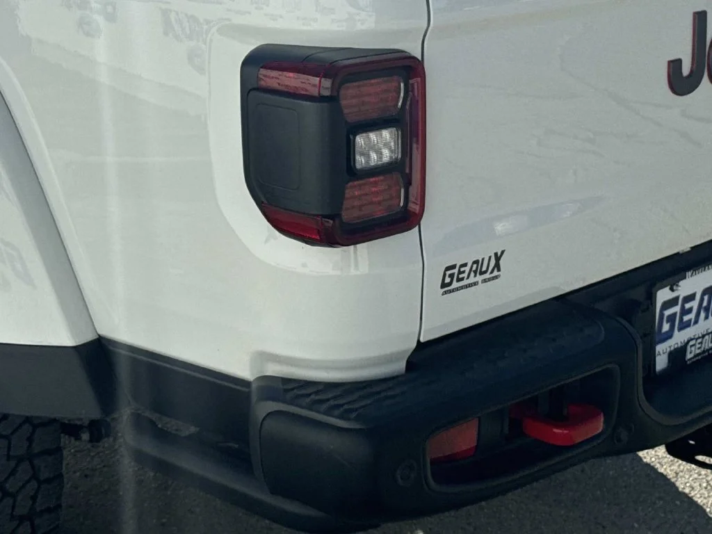 Used 2023 White Jeep Rubicon image 11