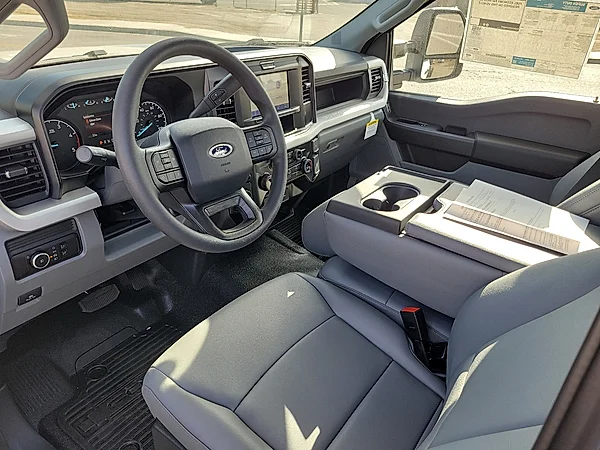 2026 Ford F-550 Super Duty Chassis Cab XL - Photo 9