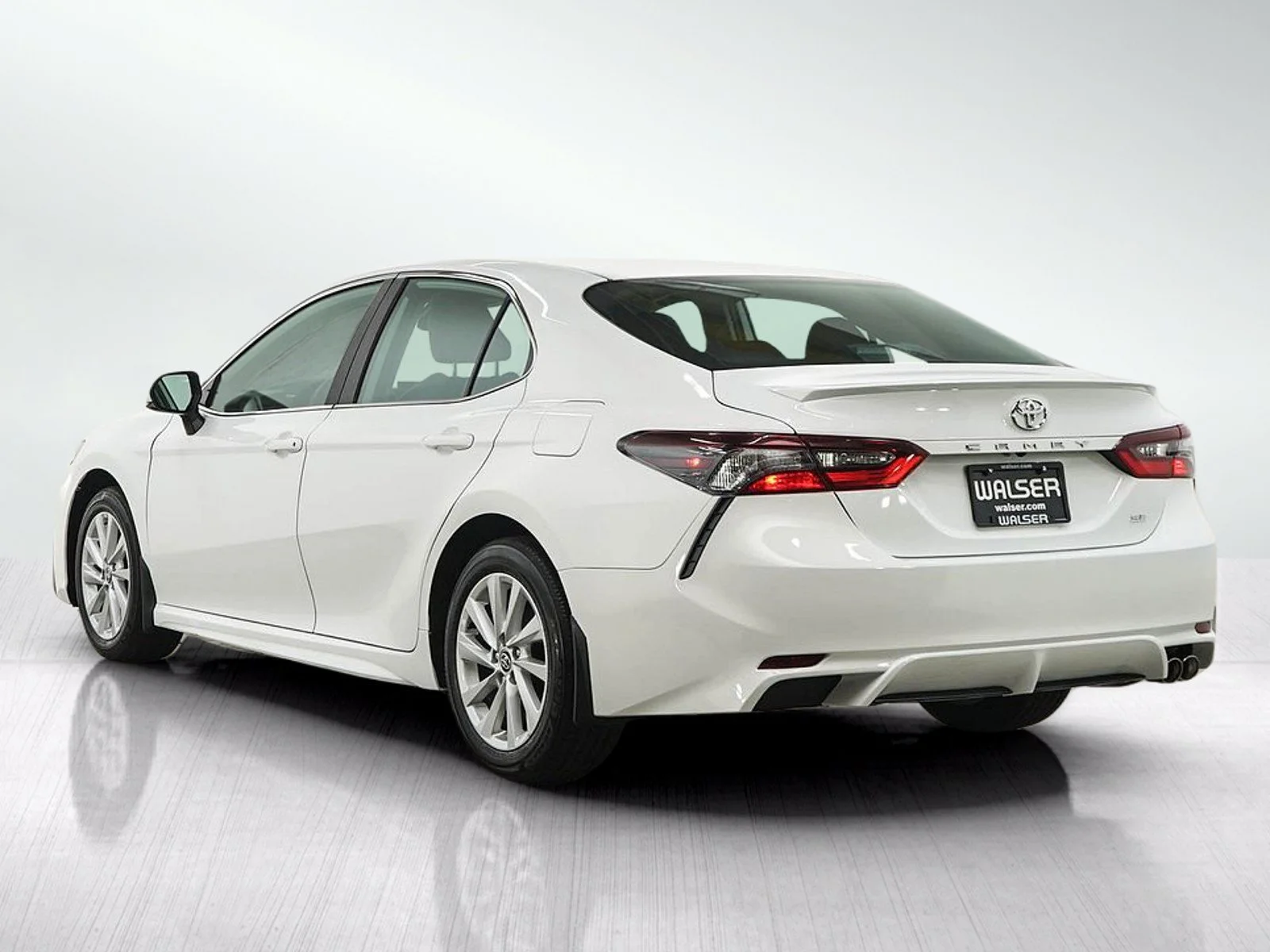 Used 2024 White Toyota  image 3