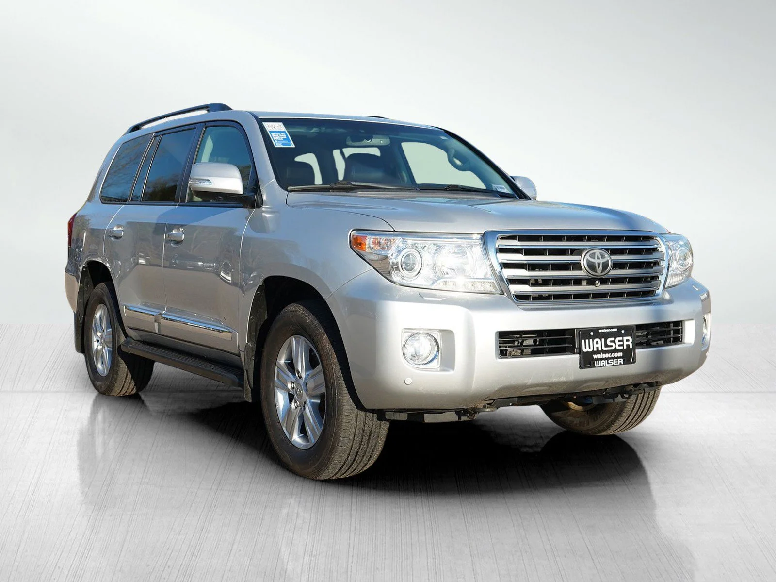 Used 2015 Classic Silver Metallic Toyota Base image 7