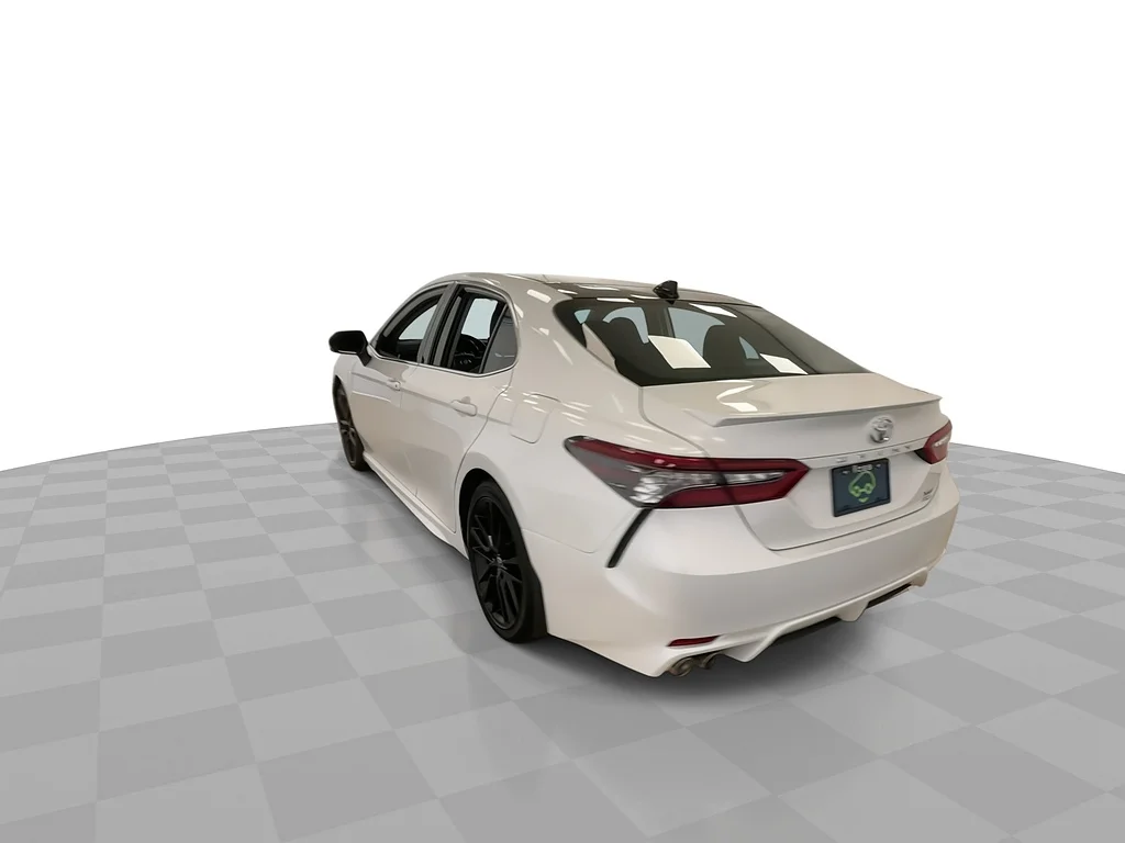 Used 2022  Toyota XSE image 8