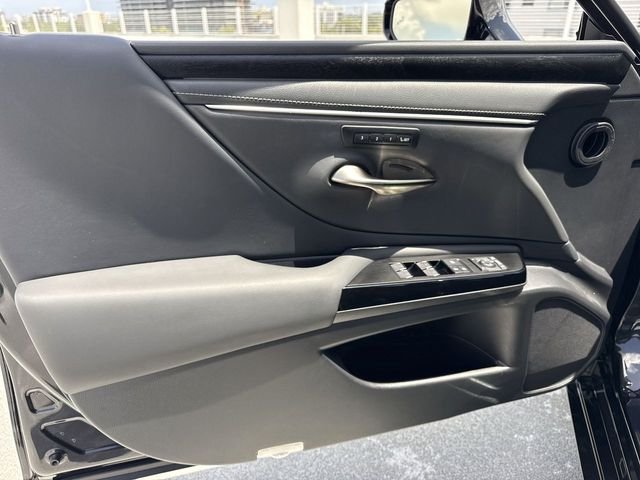 Certified Used 2025 CAVIAR Lexus 300h image 13