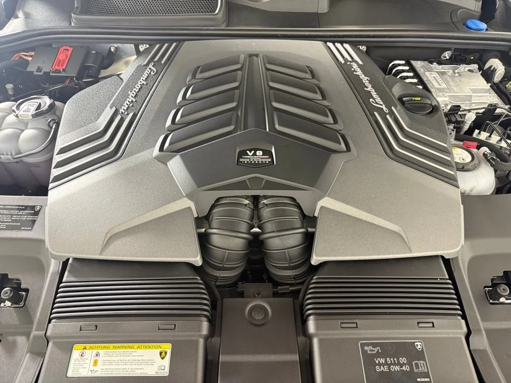2025 Lamborghini Urus SE - Photo 10