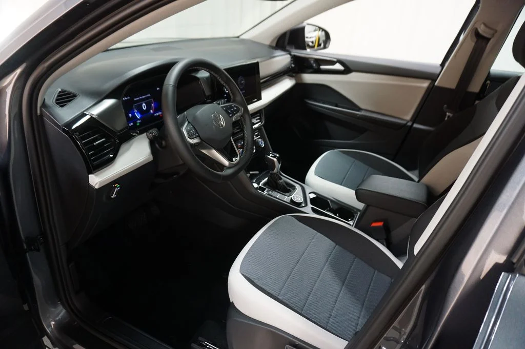New 2026 Platinum Gray Volkswagen 1.5T S image 9