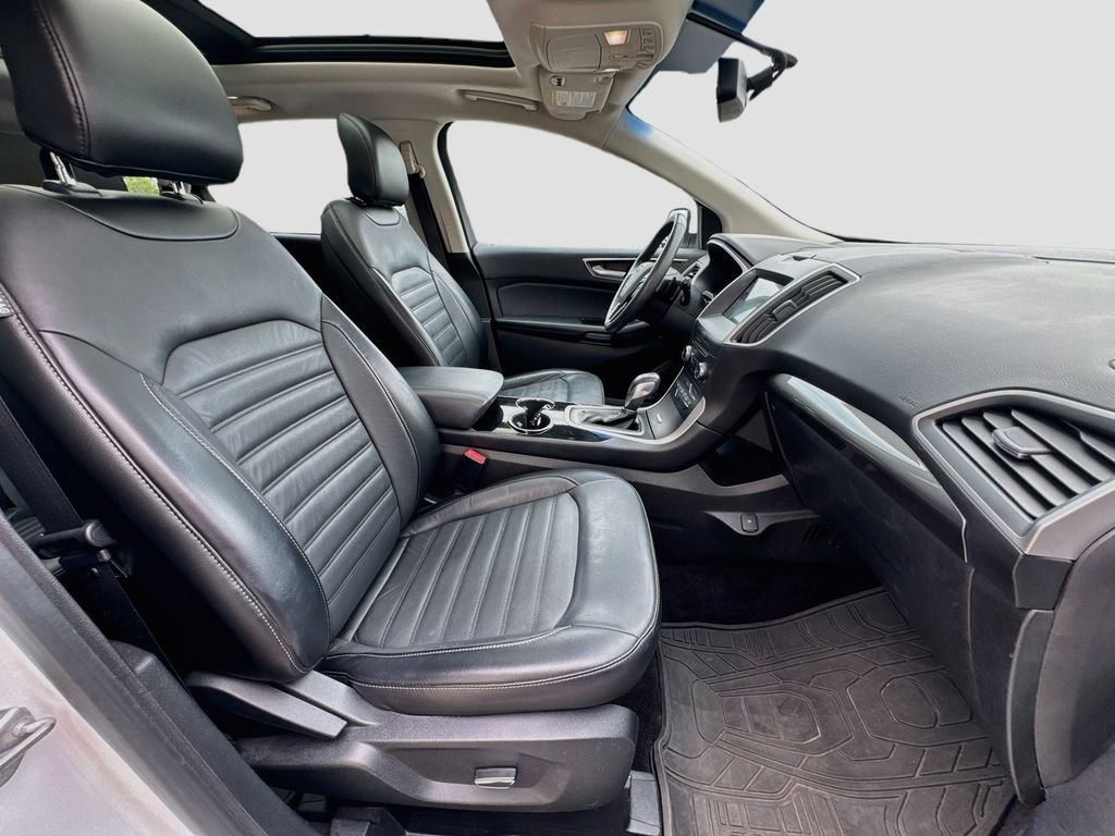 Used 2016 White Ford SEL image 30