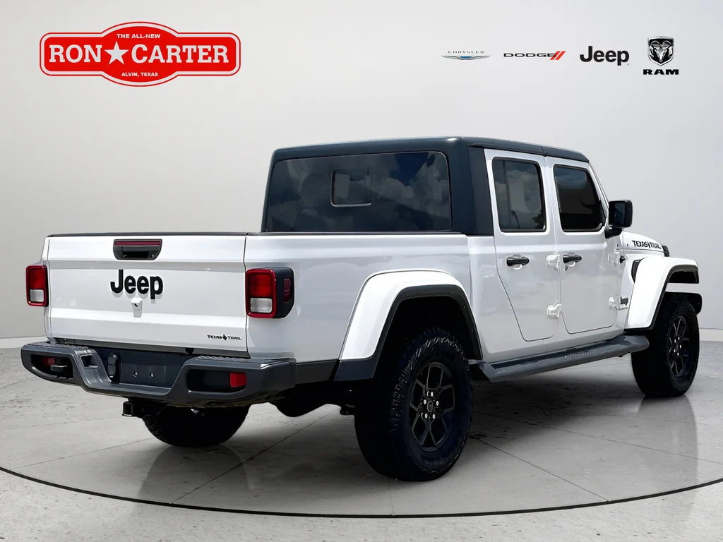 Used 2023 White Jeep Texas Trail image 6