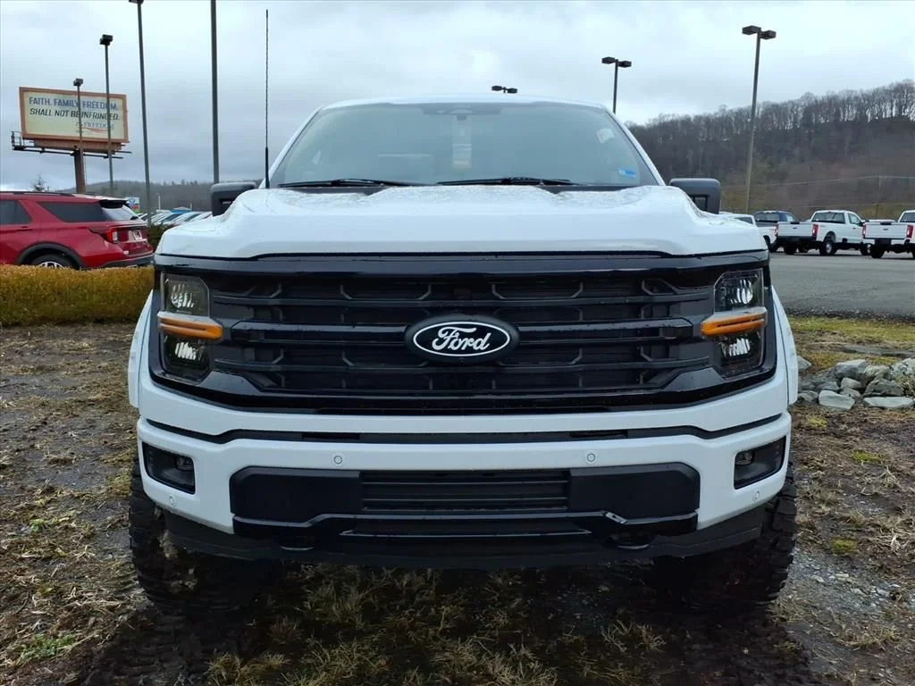 New 2026 Oxford White Ford XLT image 11