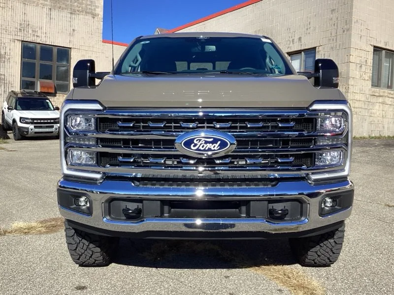 New 2027 Gray Ford Lariat image 2