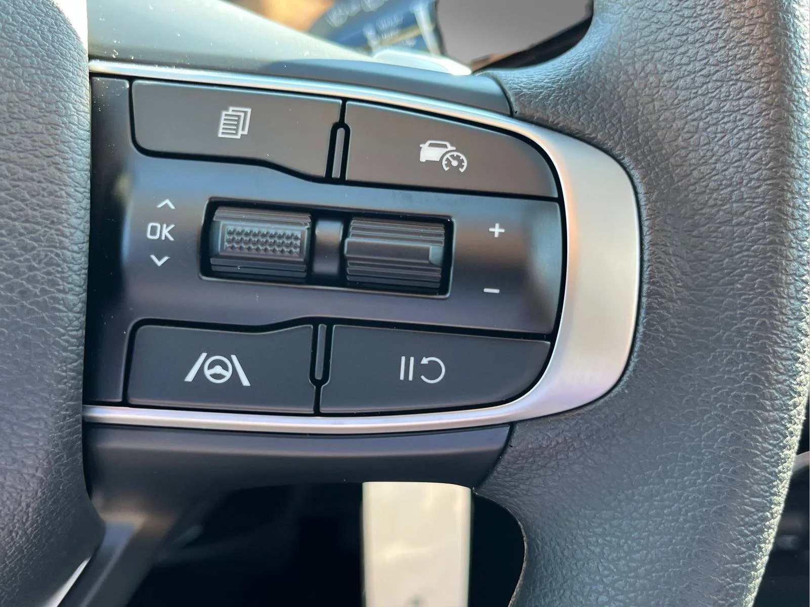 2025 Kia Sportage LX Hybrid - Photo 24