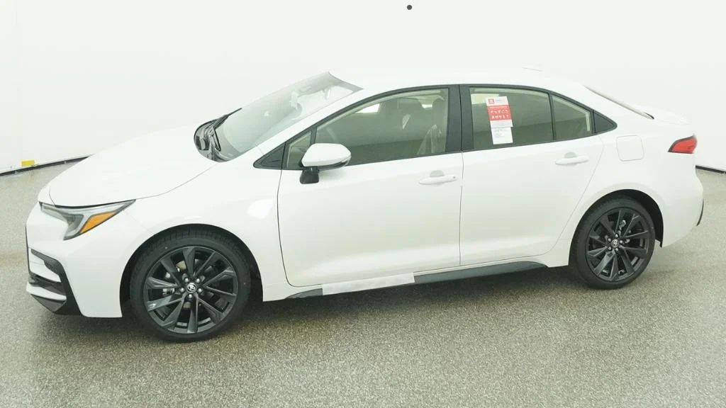 2026 Toyota Corolla SE - Photo 14
