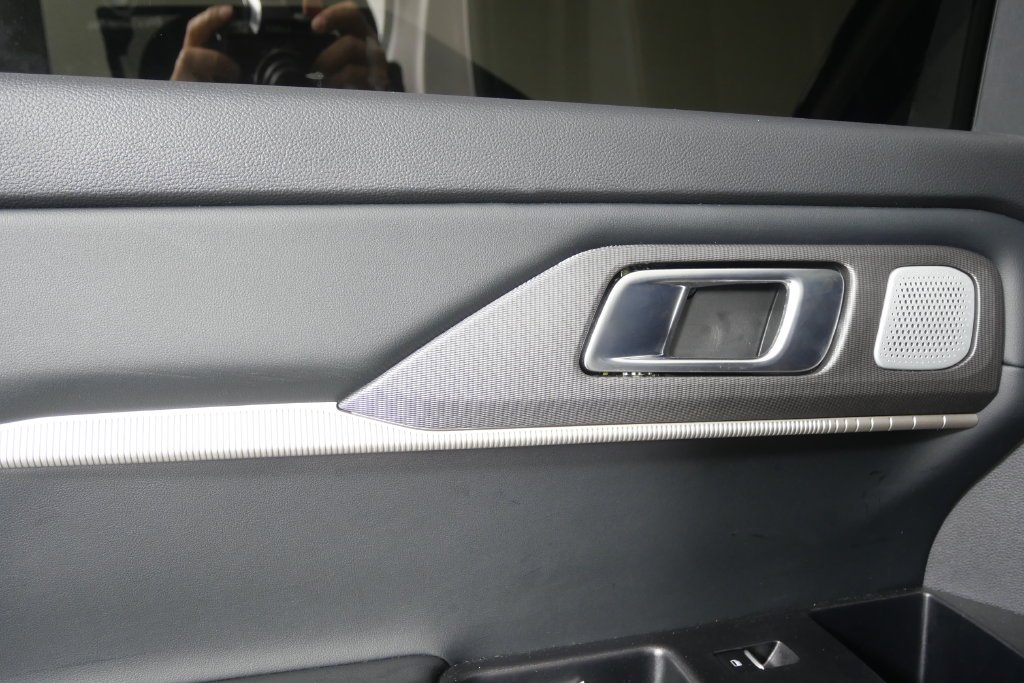 Used 2025 White Metallic Ford ST image 14