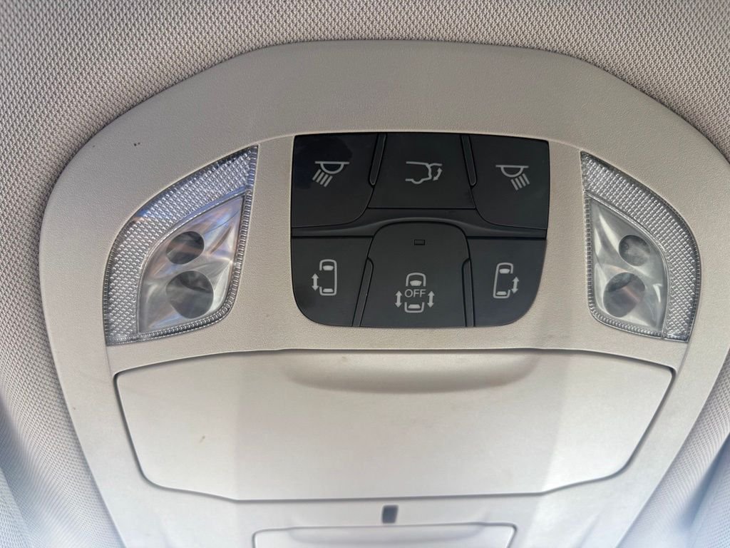 Used 2022 White Chrysler Touring L image 26