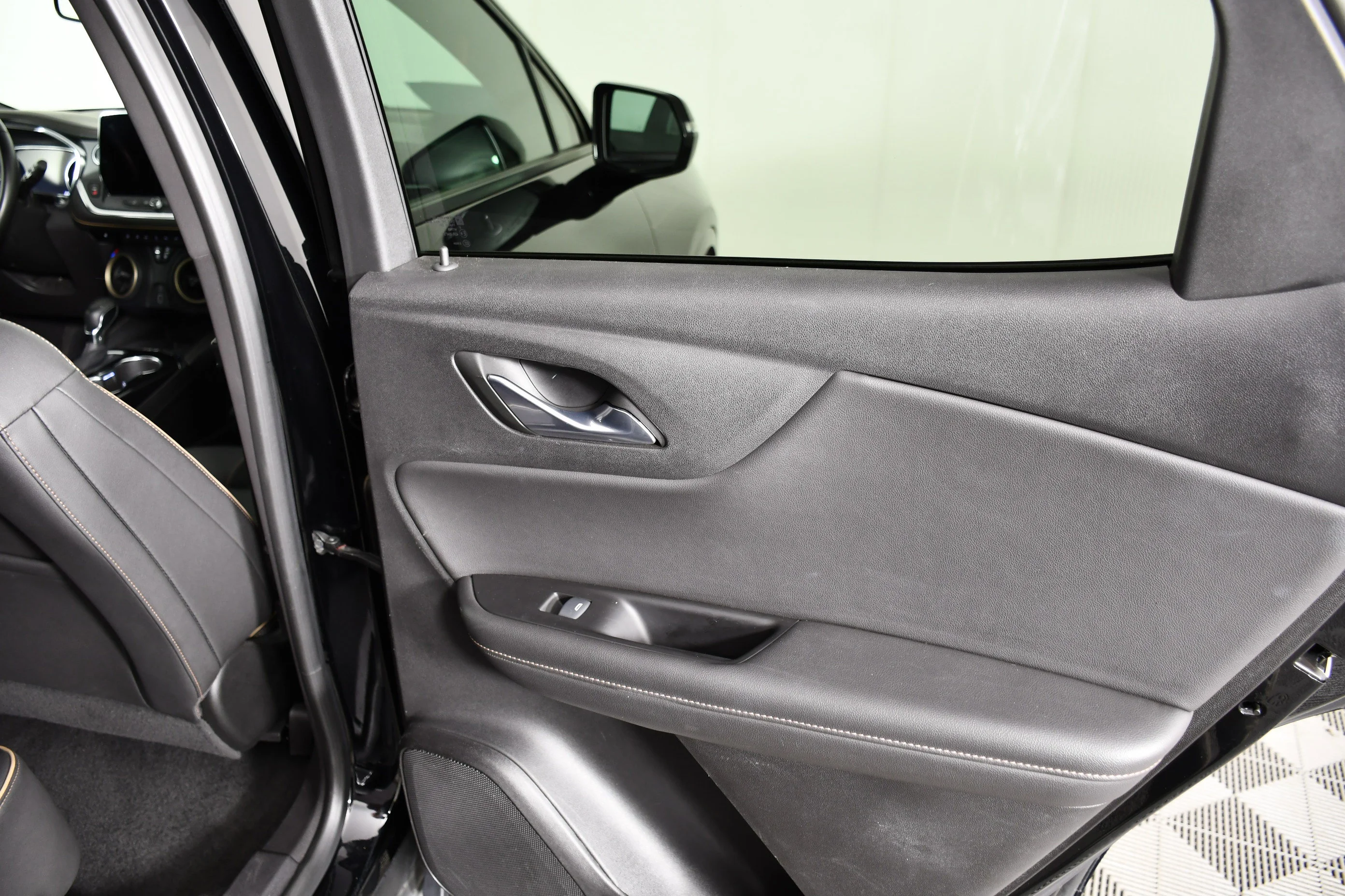 Used 2024 Black Chevrolet Premier image 43