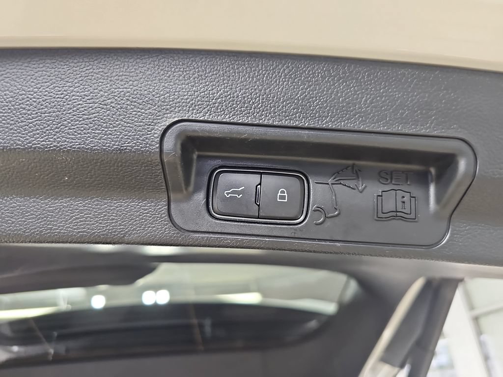 Used 2023 White Ford XLT image 18