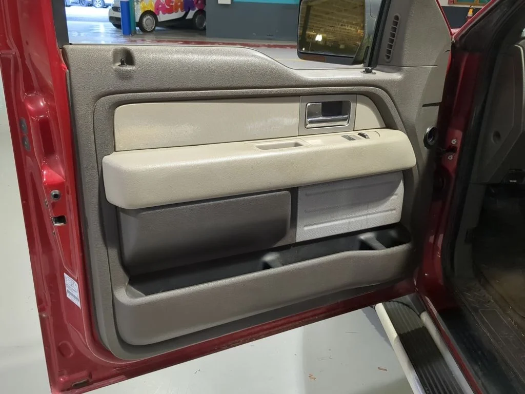 Used 2009 Red Ford  image 11